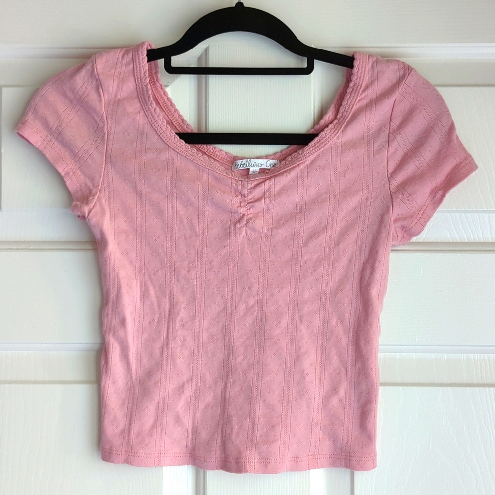 3/$15 - Rebellious One Juniors Pink V-Neck Short-Sleeved Tee Size XS